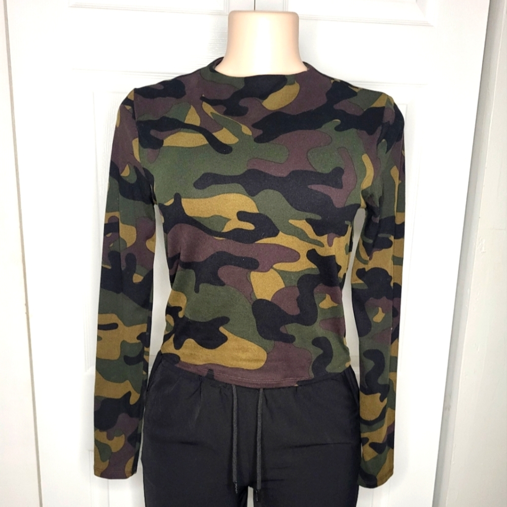 Camo print long sleeve top